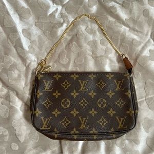 Louis Vuitton Pochette Accessoires